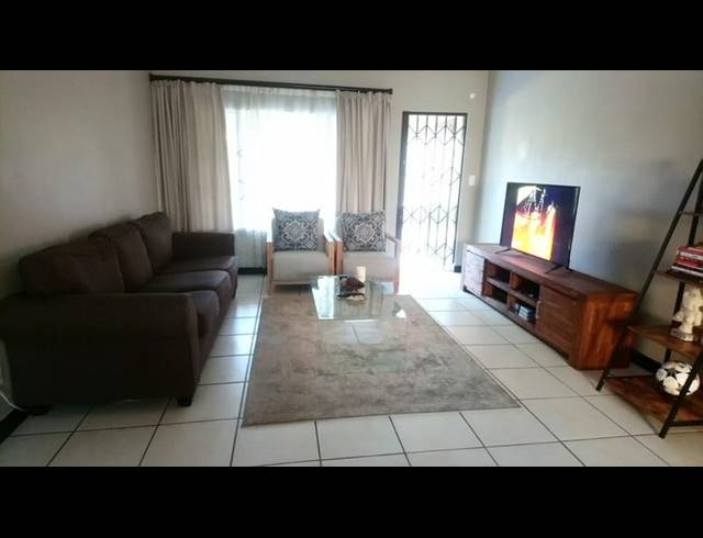 2 BEDROOM PROPERTY TO RENT IN SUNNINGHILL